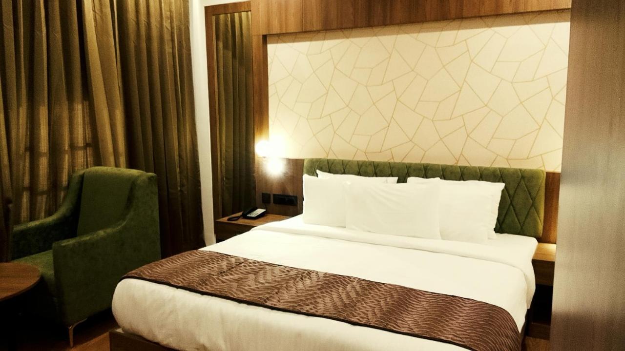 Mandarin Sky Hotel Kannur Ngoại thất bức ảnh