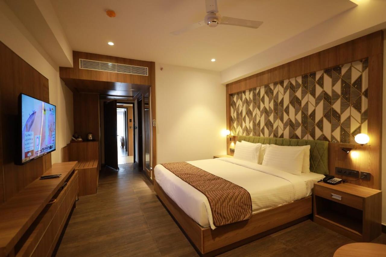Mandarin Sky Hotel Kannur Ngoại thất bức ảnh