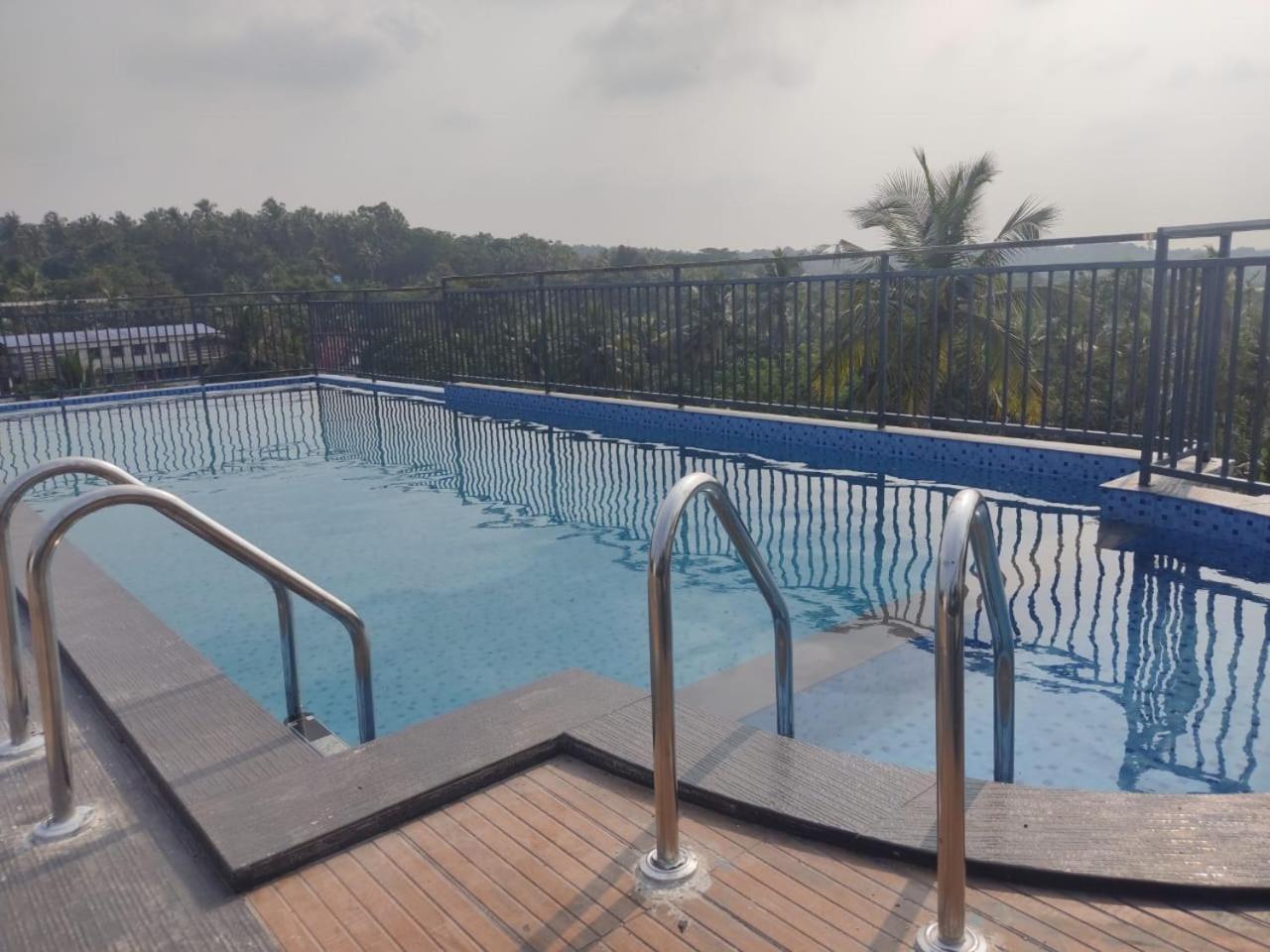 Mandarin Sky Hotel Kannur Ngoại thất bức ảnh